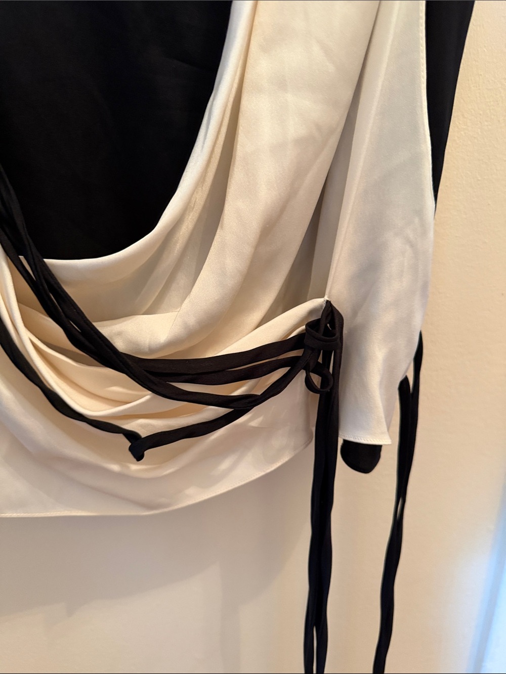 New Nanette Lepore Black and Ivory Silk Draped Cowl Neck Sleeveless Top 10 - Picture 5 of 9